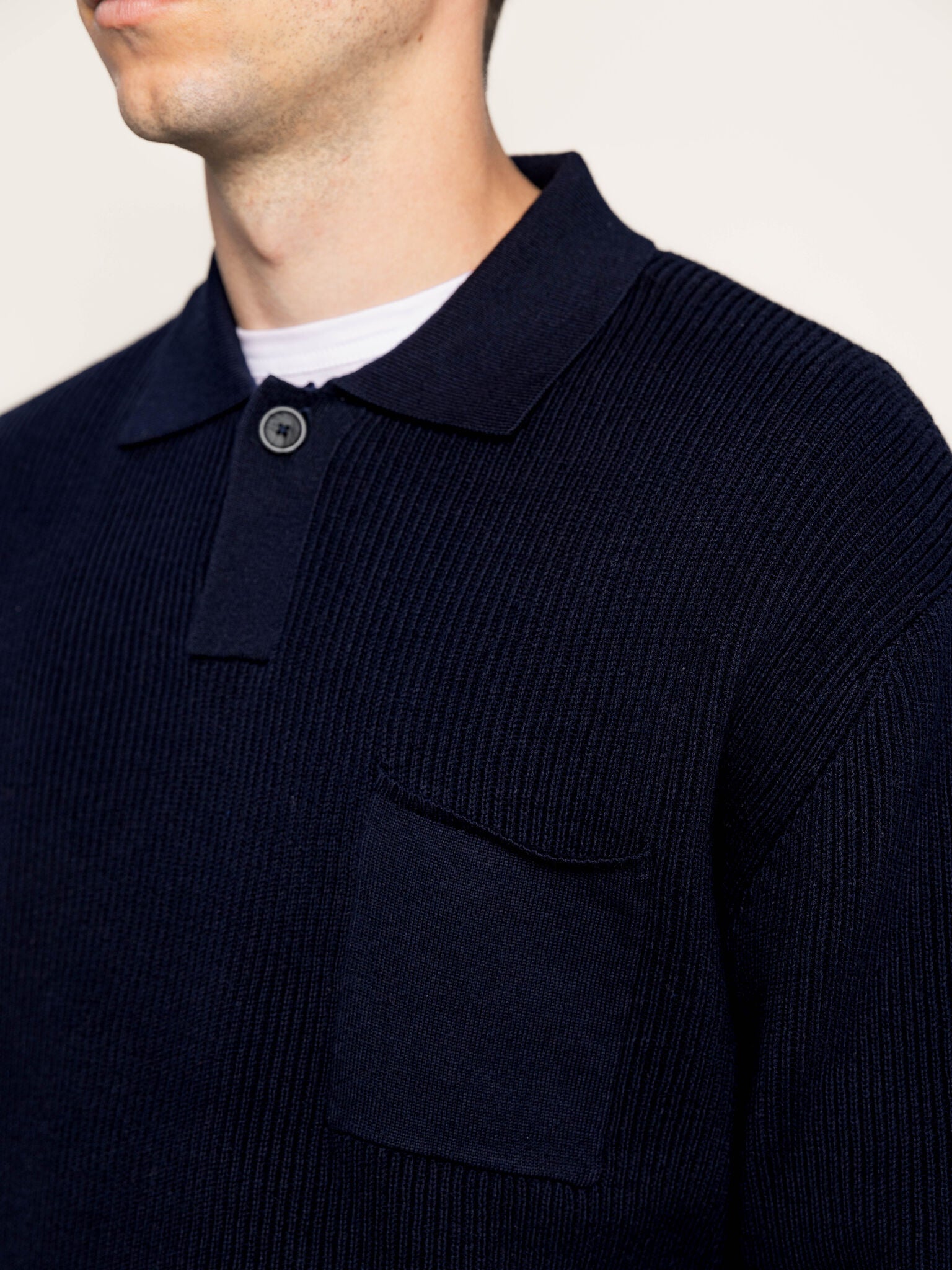 Modelshot / Navy / Detail